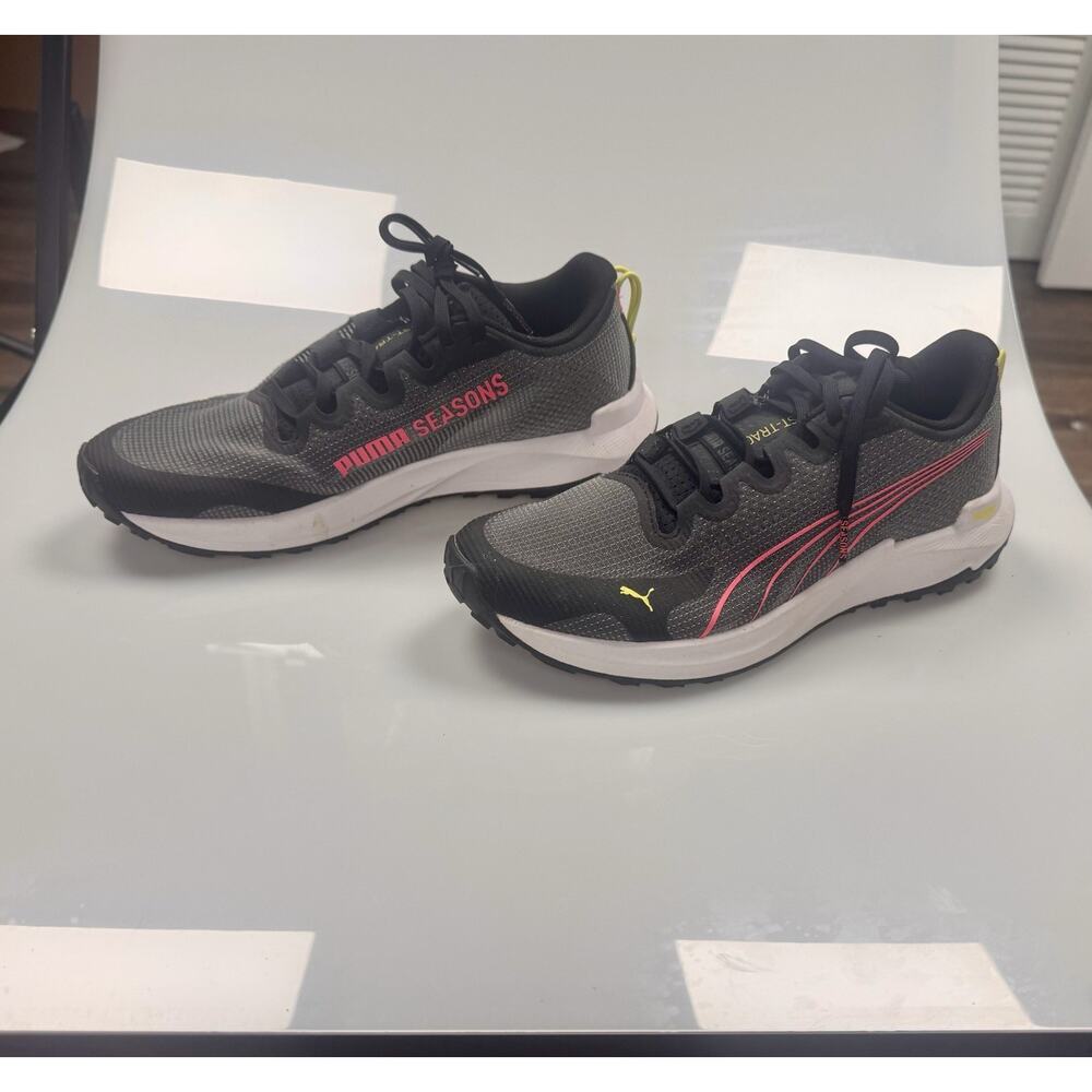 PUMA Seasons ST-TRAC Trail Running Shoes Womens 10 Gray Pink Outdoor